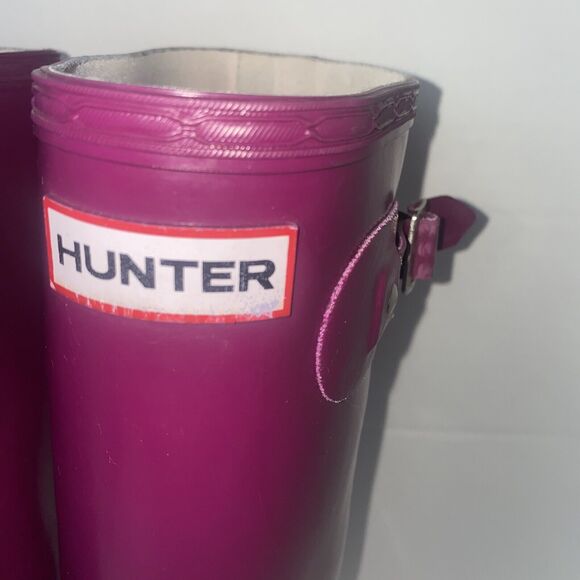 Hunter Wellies Rain Boot Size 8 Dark Pink Magenta Purple Glossy - Picture 3 of 9